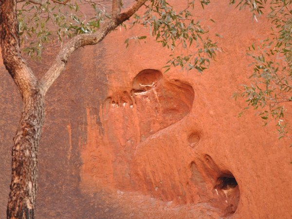 Jeskyně v Uluru