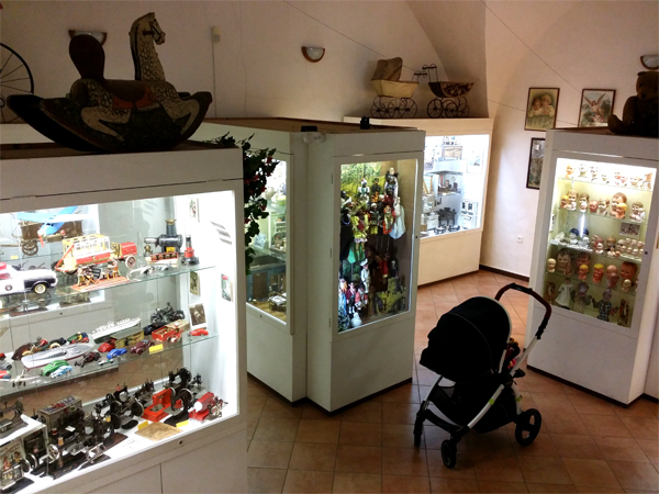 Návštěva Muzea hraček, Benátky s kočárkem
